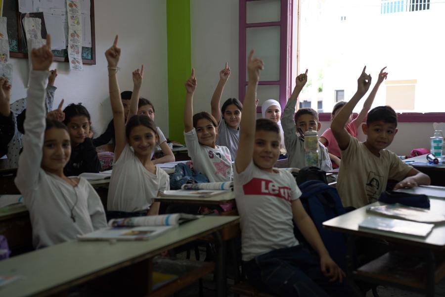 Inside one of the classrooms children take part in their morning lessons before WFP’s snacks distributions