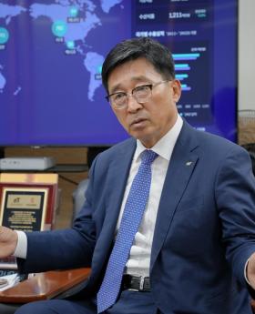 Honourable Kim Choon-jin, a former member of parliament who initiated the universal free school meal policy in Korea.